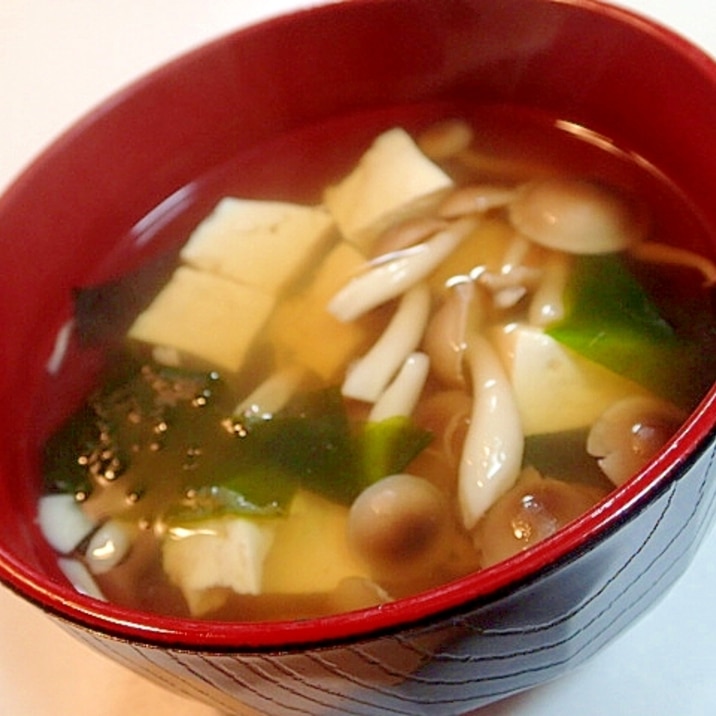 しめじとわかめと豆腐のお吸い物 レシピ 作り方 By ぷ みぃまま 楽天レシピ しめじとわかめと豆腐のお吸い物 レシピ 作り方 By ぷ みぃまま 楽天レシピ